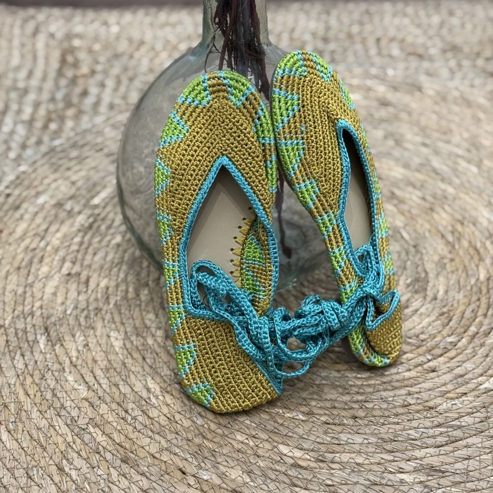 Bailarina crochet mostaza y turquesa Vila - Talla 37