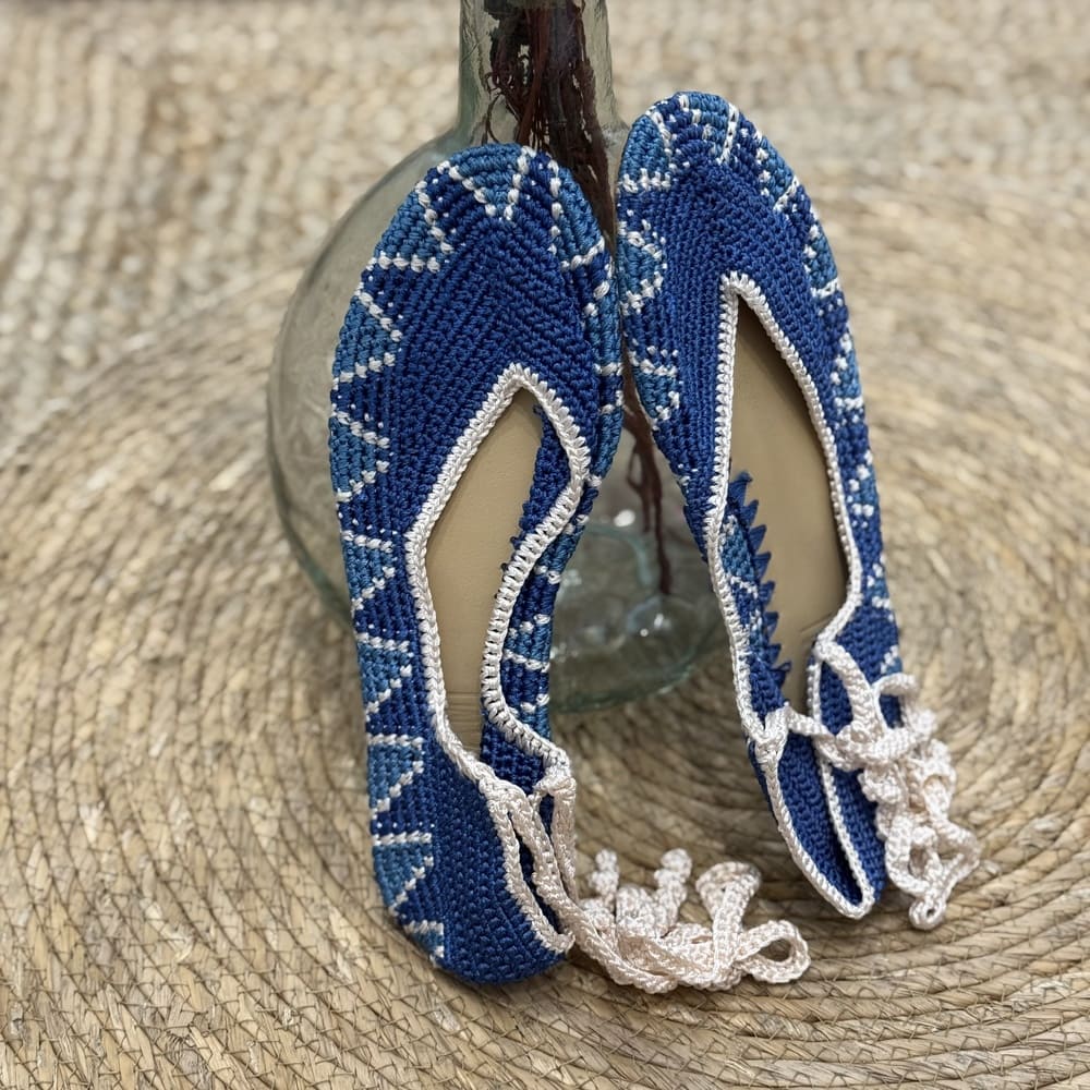 Bailarina crochet azul y blanco Vila - Talla 39